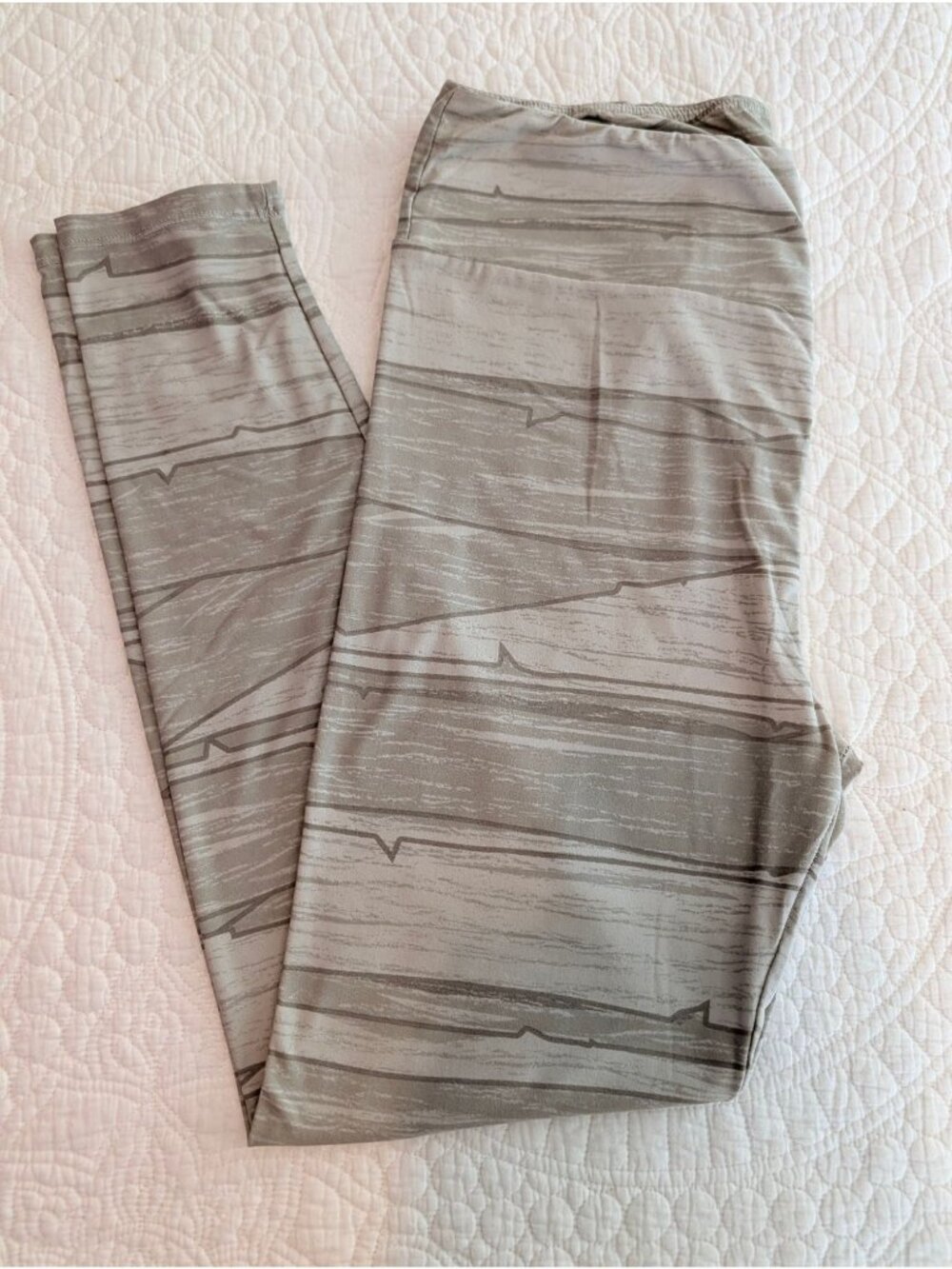 LuLaRoe Gray Mummy Halloween Leggings 95% Polyester 5% Spandex Stretchy Womens T